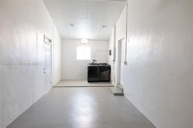 2455 Wiley Ct, Hollywood, FL 33020