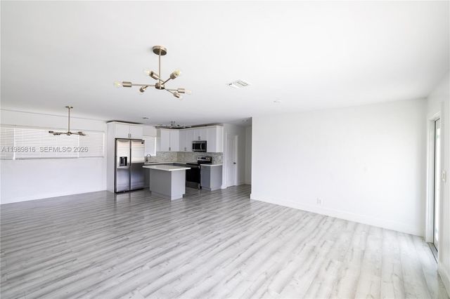 2455 Wiley Ct, Hollywood, FL 33020