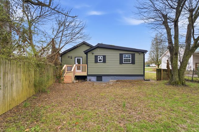 214 W Adams Ave, Lebanon, TN 37087
