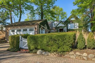502 Marquette Drive, New Buffalo, MI 49117