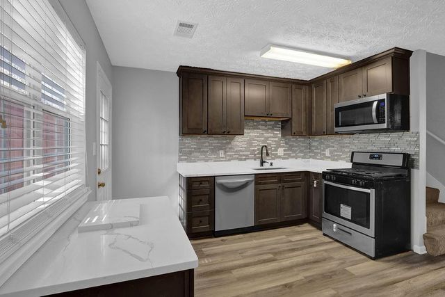 6390 Wedgeview Drive, Tucker, GA 30084