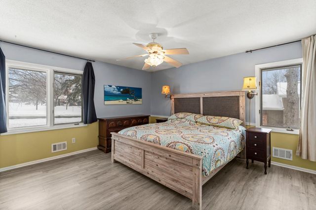 4317 W 98th Street, Bloomington, MN 55437