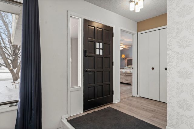 4317 W 98th Street, Bloomington, MN 55437