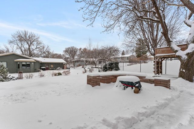 4317 W 98th Street, Bloomington, MN 55437