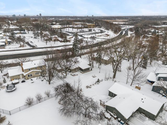 4317 W 98th Street, Bloomington, MN 55437