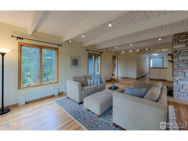 335 Pine Tree Ln, Boulder, CO 80304