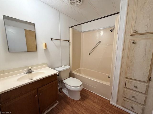 106 Gaslight AVE, North Fort Myers, FL 33917