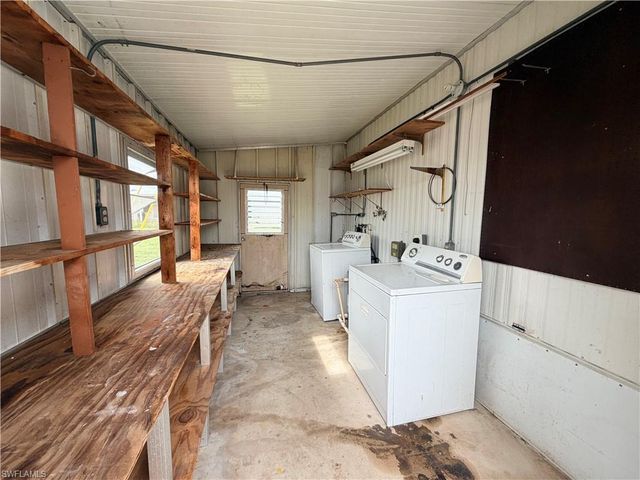 106 Gaslight AVE, North Fort Myers, FL 33917