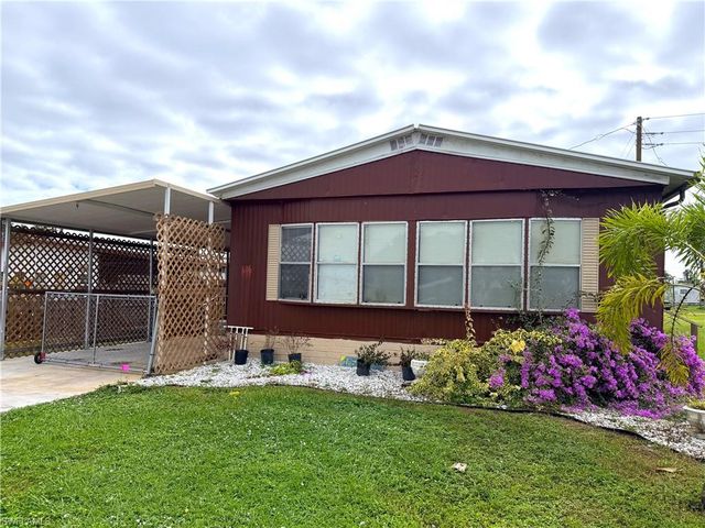 106 Gaslight AVE, North Fort Myers, FL 33917