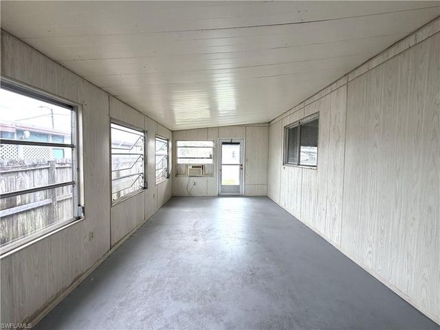 106 Gaslight AVE, North Fort Myers, FL 33917
