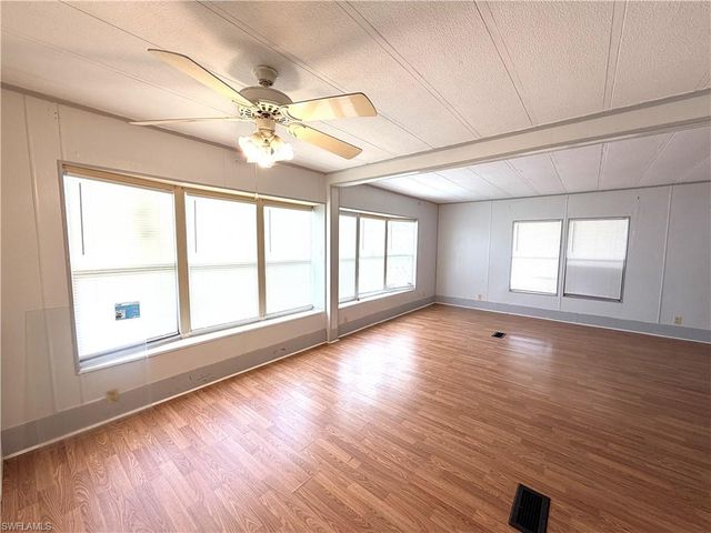 106 Gaslight AVE, North Fort Myers, FL 33917