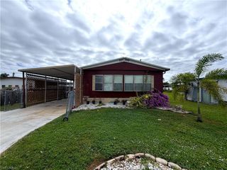 106 Gaslight AVE, North Fort Myers, FL 33917