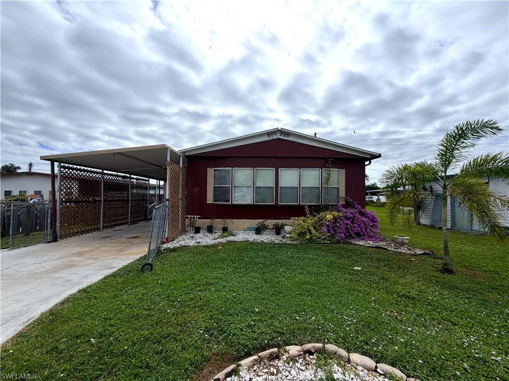 106 Gaslight AVE, North Fort Myers, FL 33917