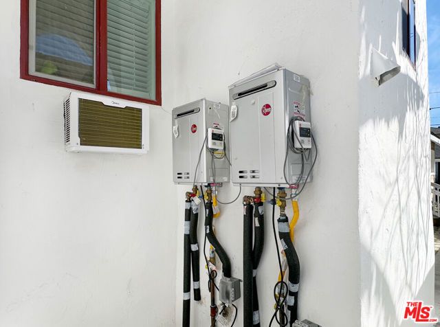 5930 Willoughby Avenue, Los Angeles, CA 90038