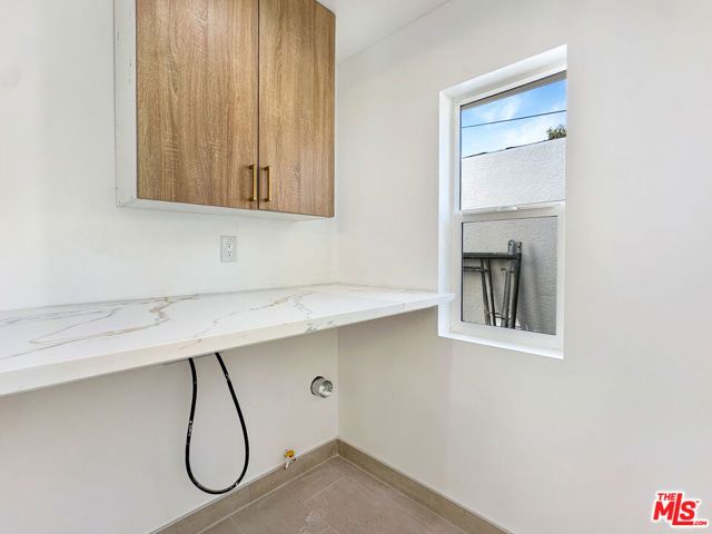 5930 Willoughby Avenue, Los Angeles, CA 90038