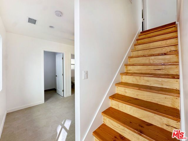 5930 Willoughby Avenue, Los Angeles, CA 90038