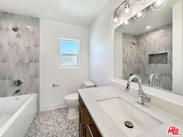 5930 Willoughby Avenue, Los Angeles, CA 90038