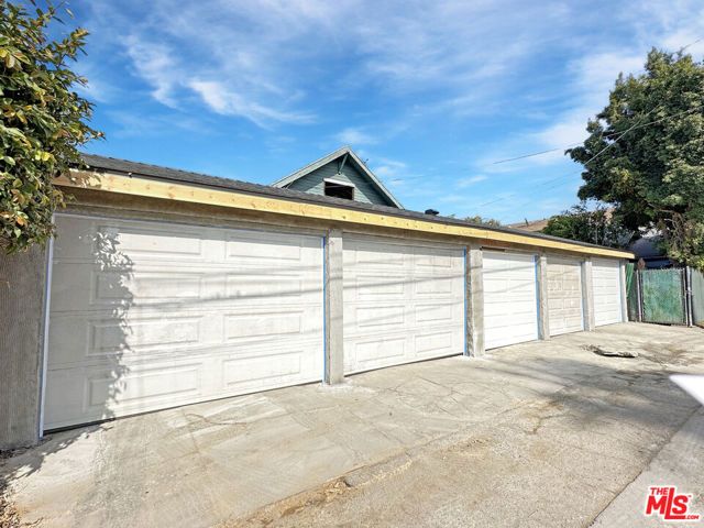 5930 Willoughby Avenue, Los Angeles, CA 90038