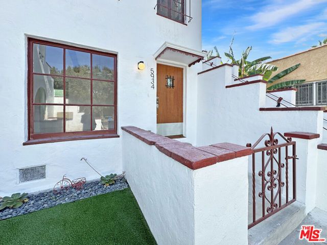 5930 Willoughby Avenue, Los Angeles, CA 90038