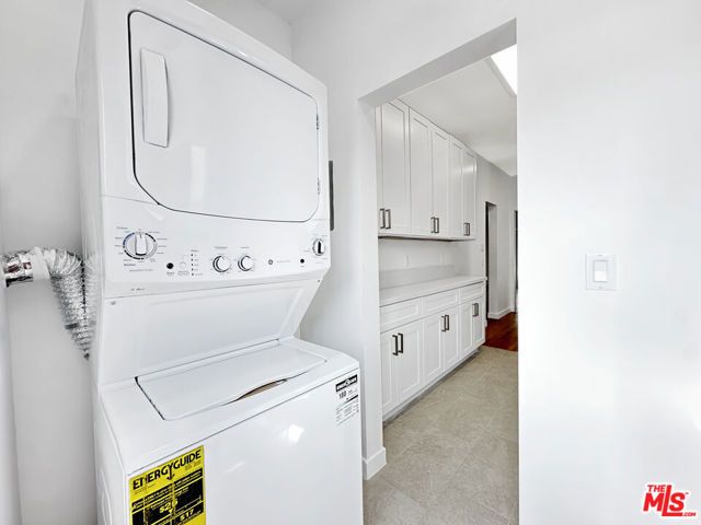 5930 Willoughby Avenue, Los Angeles, CA 90038