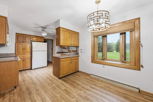 2400 W Rochelle AVENUE, Glendale, WI 53209
