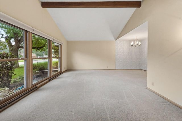 2400 W Rochelle AVENUE, Glendale, WI 53209