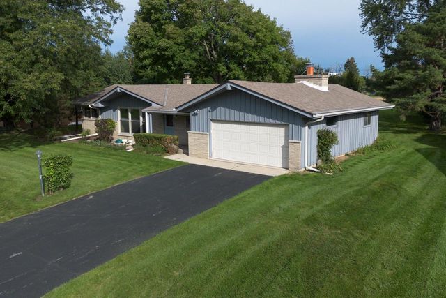 2400 W Rochelle AVENUE, Glendale, WI 53209