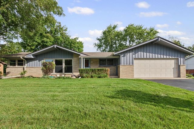 2400 W Rochelle AVENUE, Glendale, WI 53209