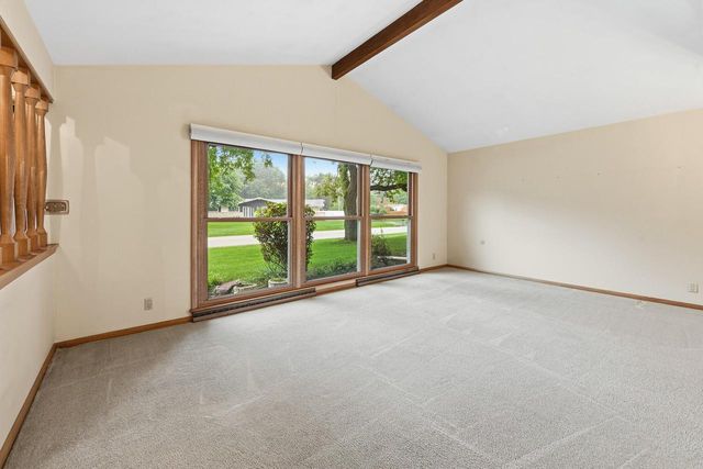 2400 W Rochelle AVENUE, Glendale, WI 53209