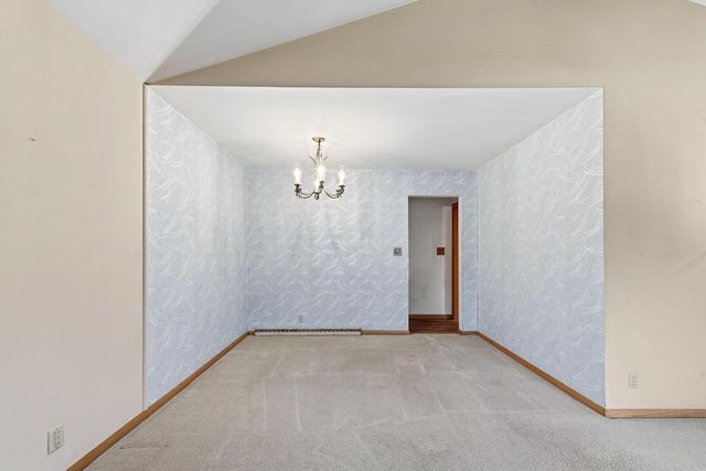 2400 W Rochelle AVENUE, Glendale, WI 53209