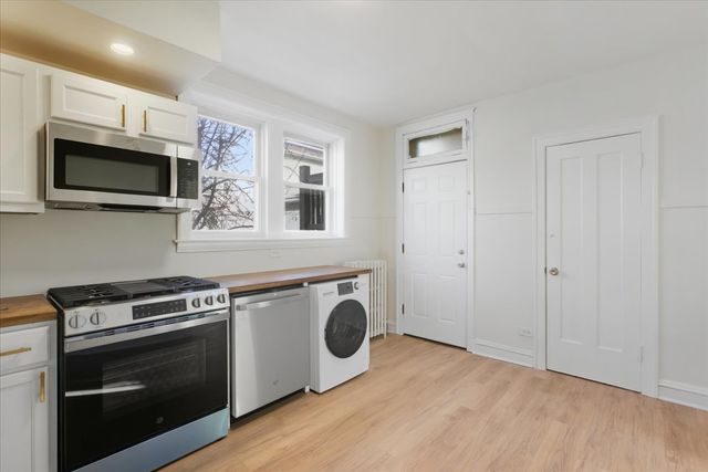 3224 N Linder Avenue 1, Chicago, IL 60641