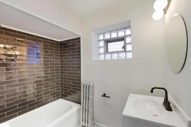 3224 N Linder Avenue 1, Chicago, IL 60641