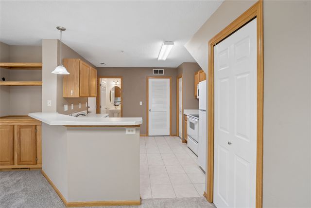 8610 Ep True Parkway 6003, West Des Moines, IA 50266