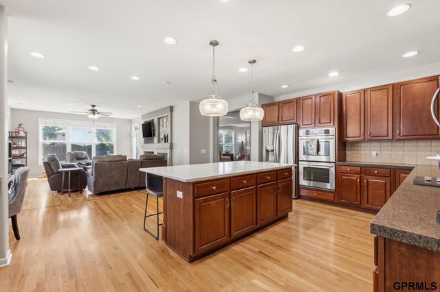 18025 Dewey Circle, Elkhorn, NE 68022