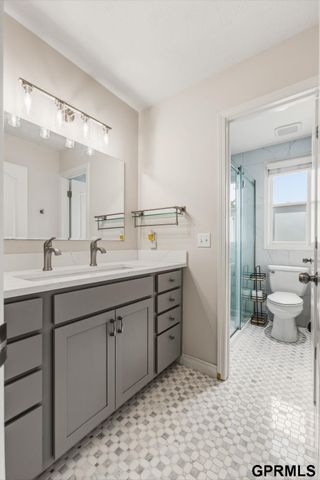 18025 Dewey Circle, Elkhorn, NE 68022