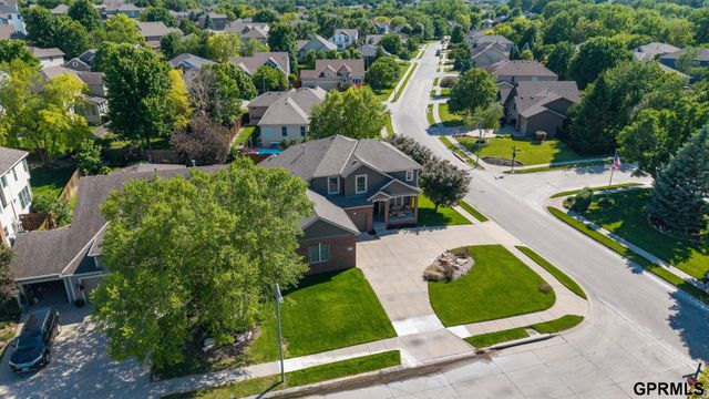 18025 Dewey Circle, Elkhorn, NE 68022