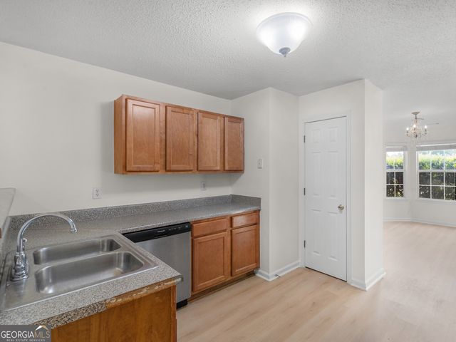 327 Ermines Way, Mcdonough, GA 30253
