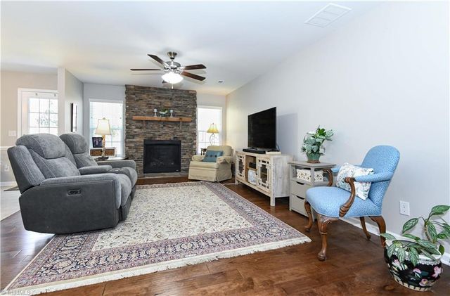 1460 Land Grove Drive, Kernersville, NC 27284