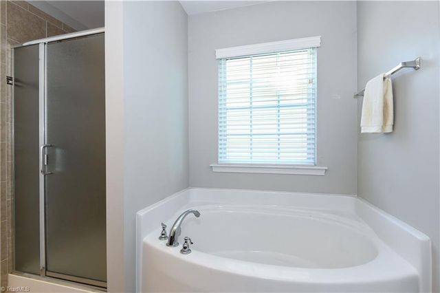 1460 Land Grove Drive, Kernersville, NC 27284