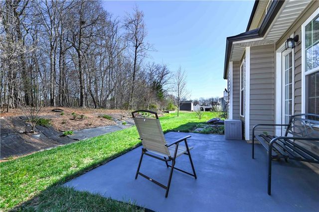 1460 Land Grove Drive, Kernersville, NC 27284