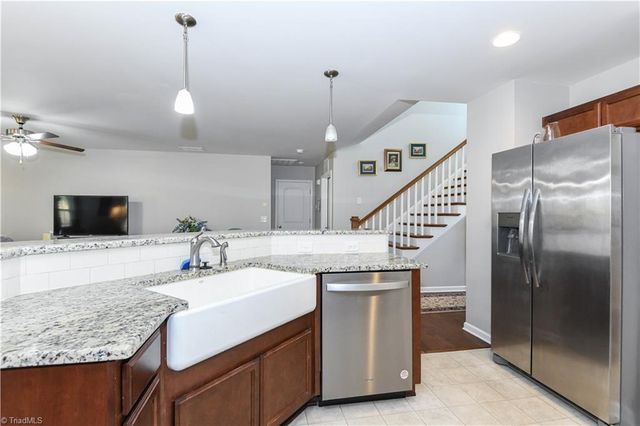 1460 Land Grove Drive, Kernersville, NC 27284