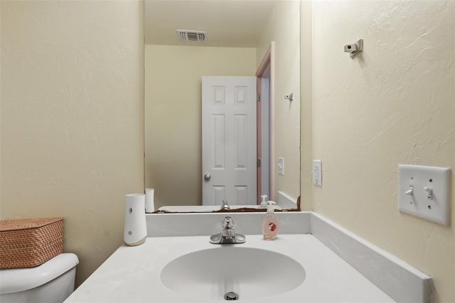 18205 Piedra Drive, Edmond, OK 73012