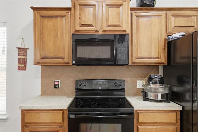 18205 Piedra Drive, Edmond, OK 73012