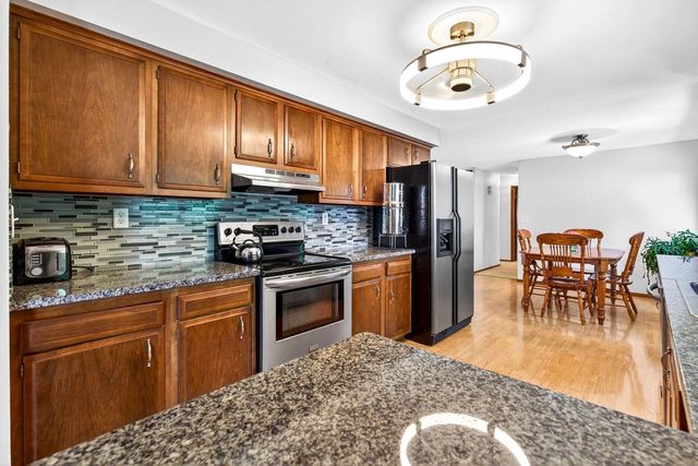 3320 CRESTVIEW DRIVE, Appleton, WI 54915