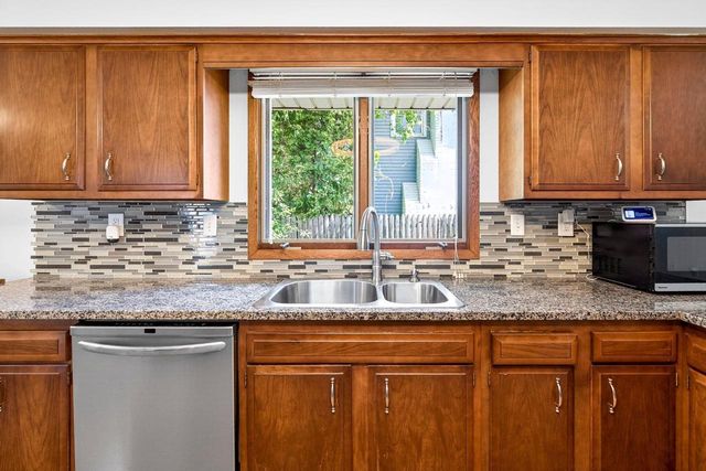 3320 CRESTVIEW DRIVE, Appleton, WI 54915