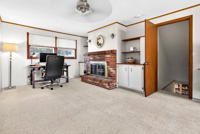 3320 CRESTVIEW DRIVE, Appleton, WI 54915