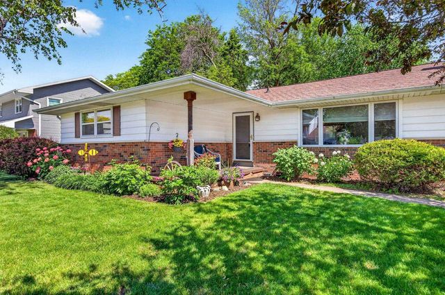 3320 CRESTVIEW DRIVE, Appleton, WI 54915