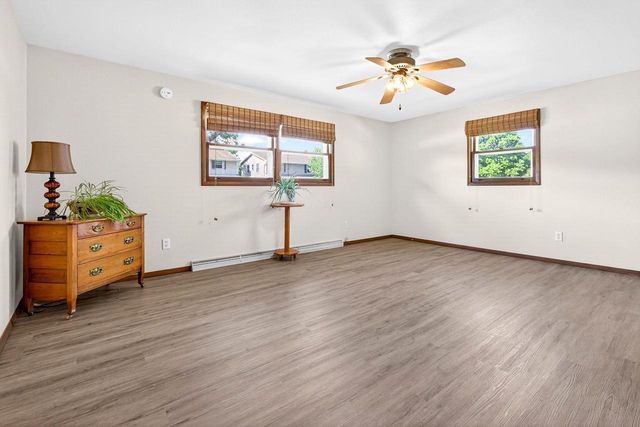 3320 CRESTVIEW DRIVE, Appleton, WI 54915