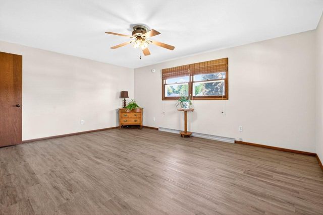 3320 CRESTVIEW DRIVE, Appleton, WI 54915