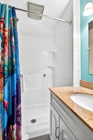 3320 CRESTVIEW DRIVE, Appleton, WI 54915